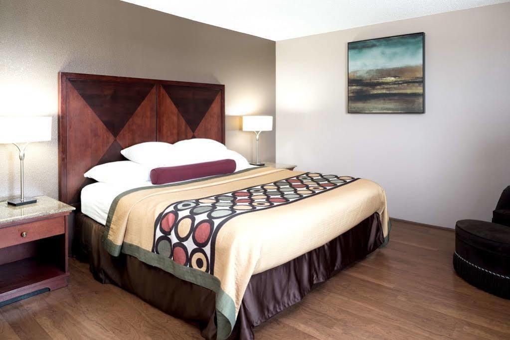 Super 8 By Wyndham Nampa Otel Dış mekan fotoğraf